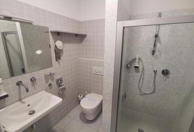 스탠다드 트리플 룸, Penzion U Zvonu