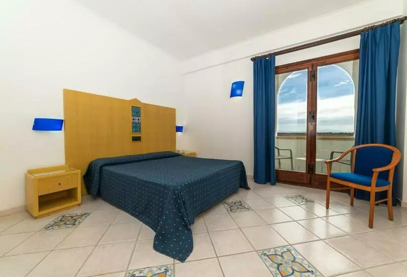 اتاق استاندارد چهار تخته, Zahira Resort
