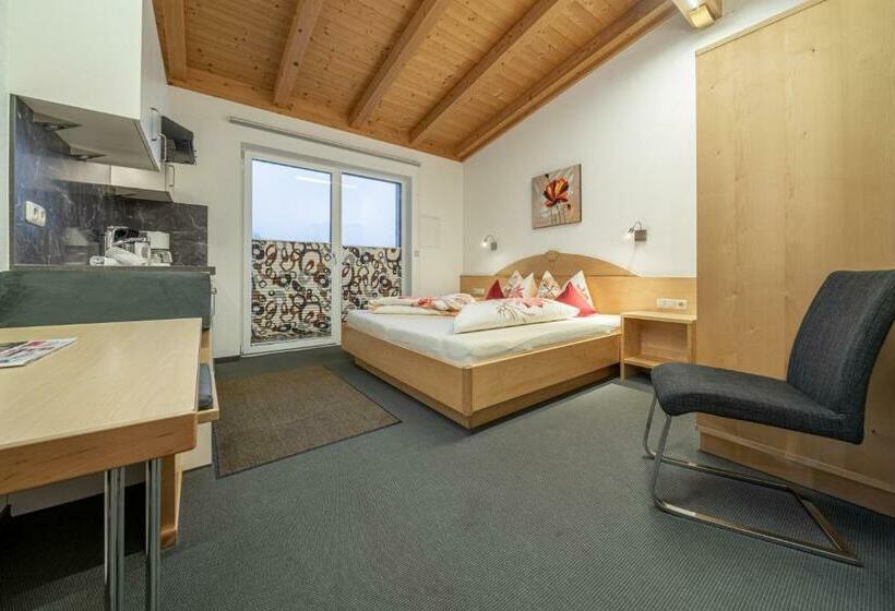 Студия Стандарт, Appartementhaus Im Winkel