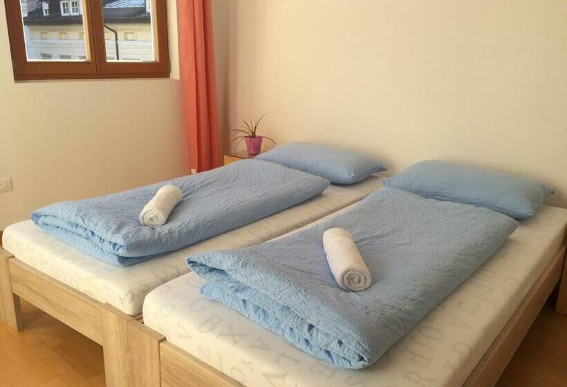 استودیوی استاندارد, Argentieri Guesthouse