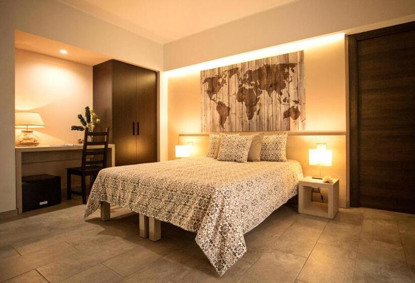 اتاق استاندارد سه تخته با بالکن, B&b Centrale