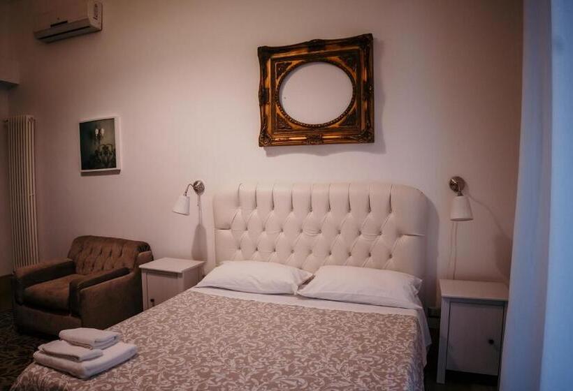 اتاق لوکس سه تخته, Elephant's Smile B&b
