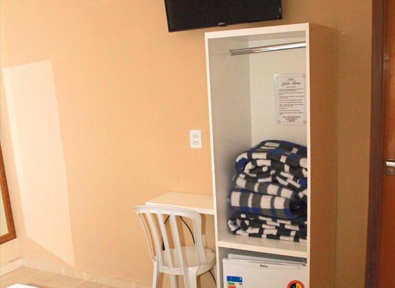 Quarto Triplo Estandar, Santo Afonso