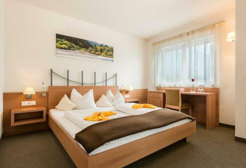 Comfort room with balcony, Klammer