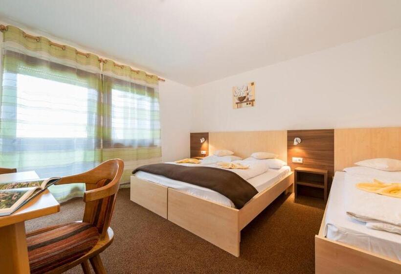 带阳台的三人标准间, Klammer