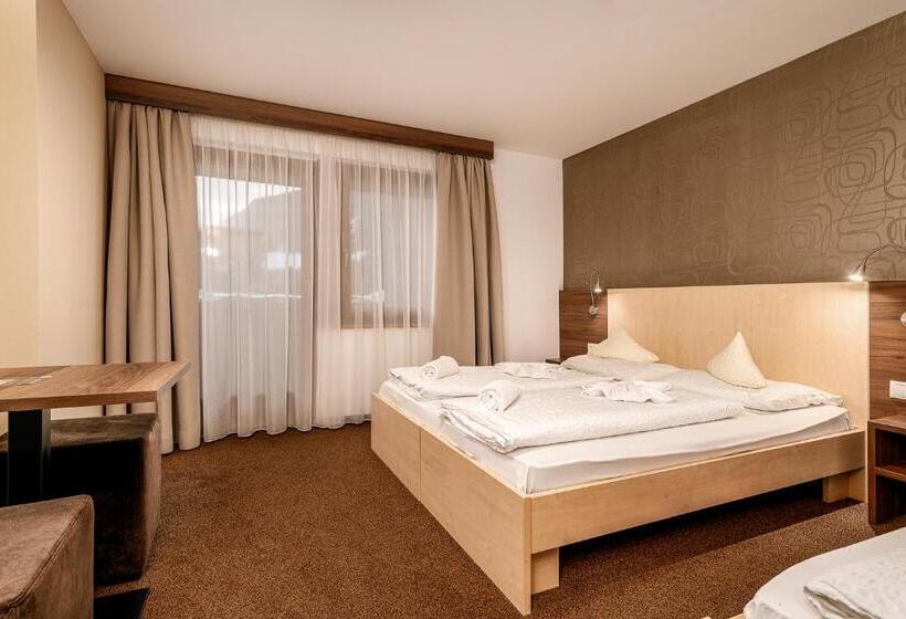 带阳台的三人标准间, Klammer