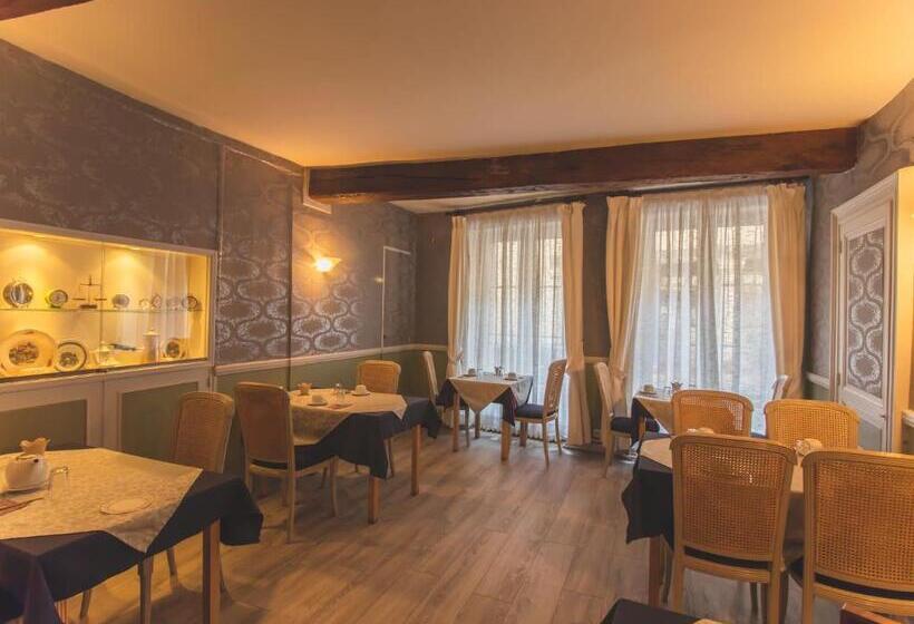 חדר סטנדרט יחיד, De La Banniere De France