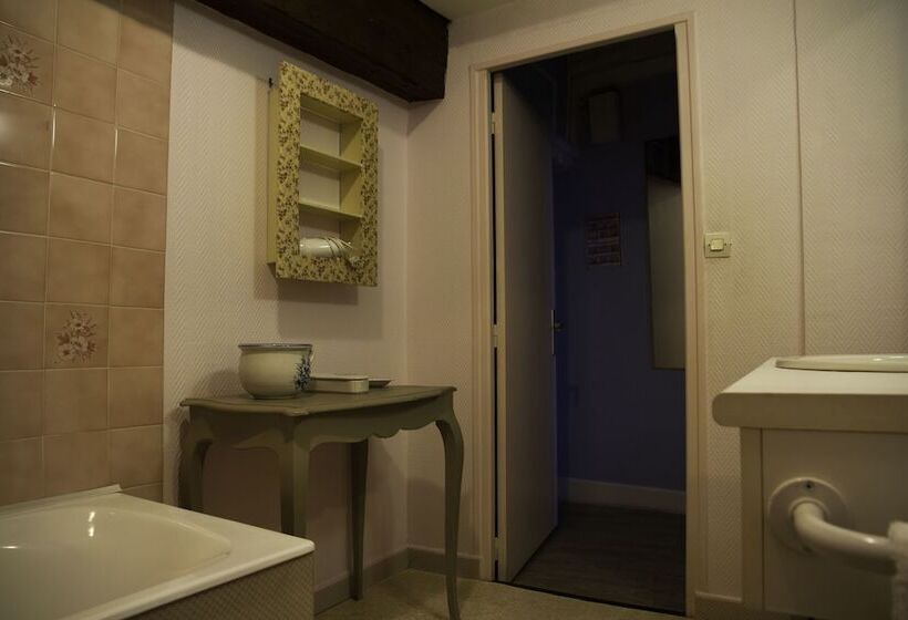 חדר סטנדרט, De La Banniere De France