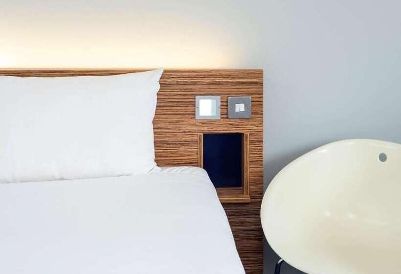 غرفة عائلية, Go2 Portishead Marina