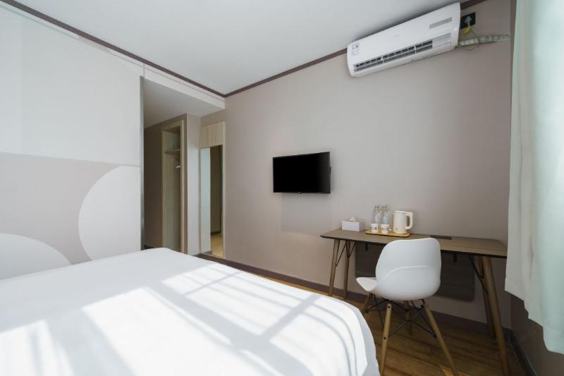 Standart Oda, Ji  Shanghai Jing An Temple