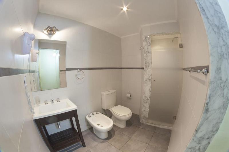 اتاق استاندارد, Reina