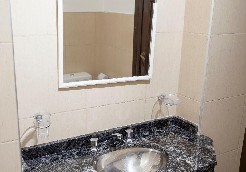 اتاق استاندارد, Reina