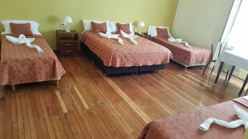 اتاق خانوادگی, Reina