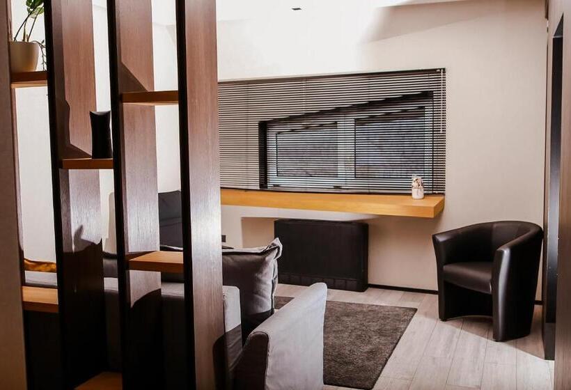 דירת חדר, Sóház Panzió és Apartmanház