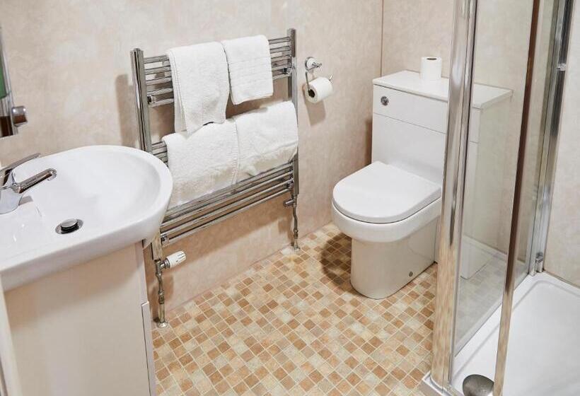 غرفة قياسية ثلاثية, The Appleby Inn