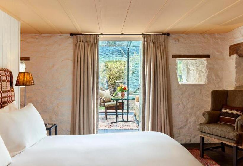 デラックススイート, Grove Of Narberth