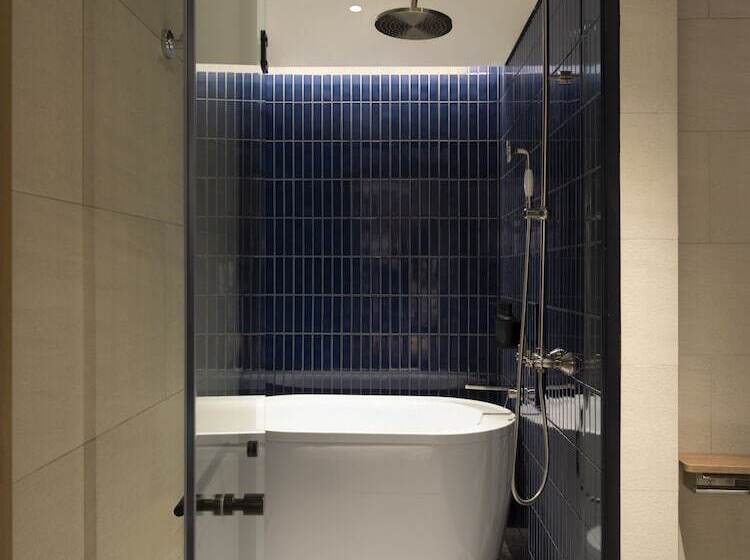 Номер Executive, Episode Gading Serpong