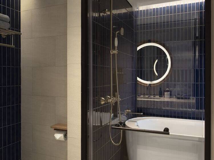 Номер Executive, Episode Gading Serpong