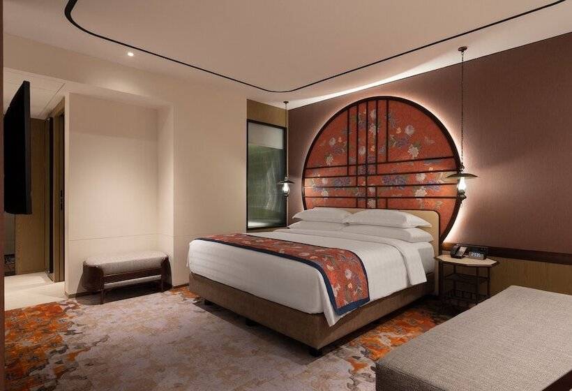 Номер Executive, Episode Gading Serpong