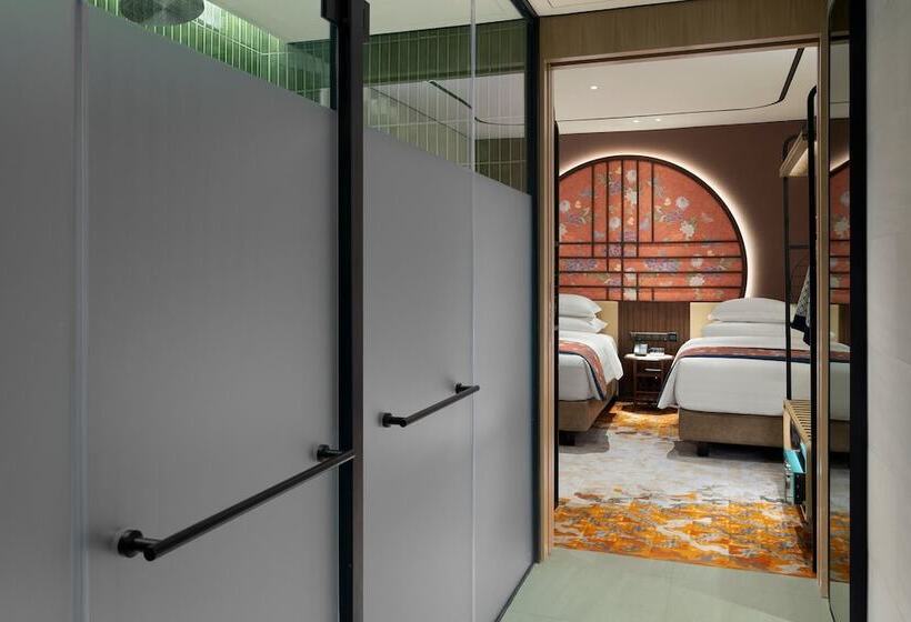 Полулюкс, Episode Gading Serpong