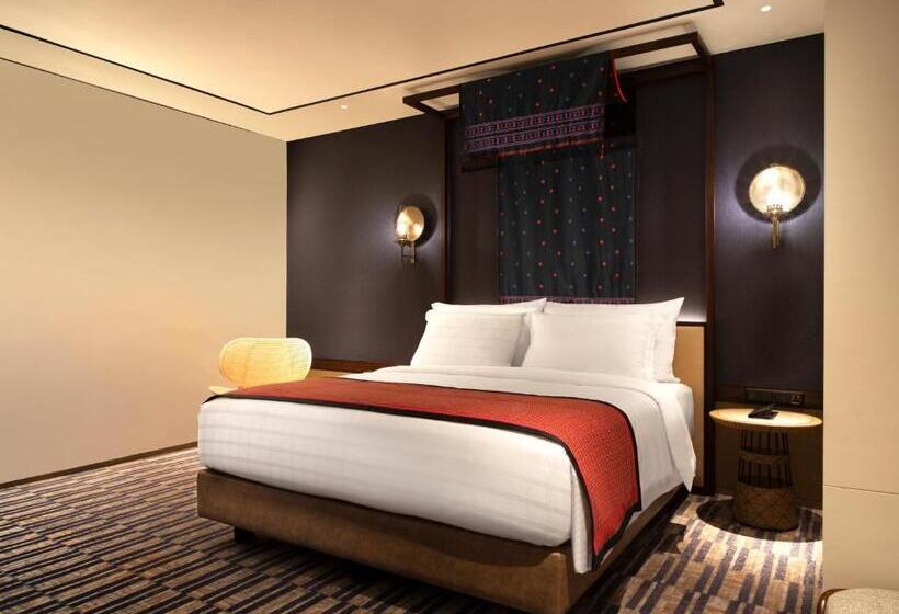 Номер Deluxe, Episode Gading Serpong