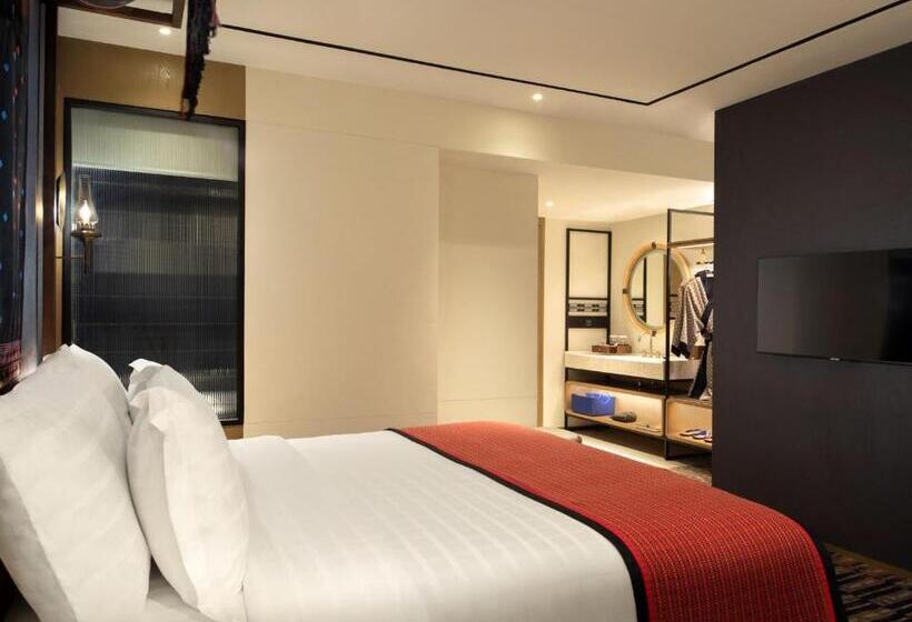 Номер Deluxe, Episode Gading Serpong