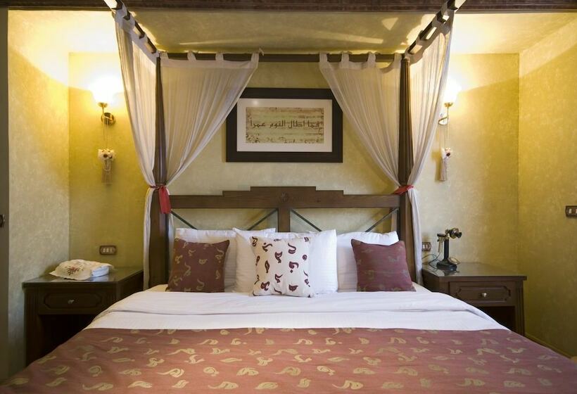 سوییت لوکس, Dahabeya Queen Farida