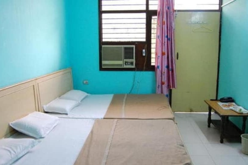 اتاق استاندارد سه نفره, Viren Plaza, Agra
