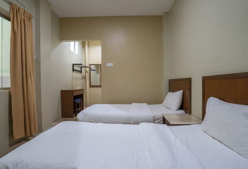 غرفة ديلوكس ثلاثية, Holiday Dive Inn