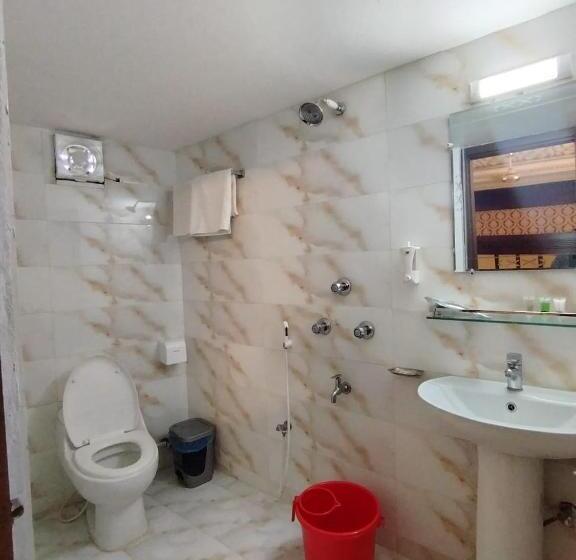 اتاق لوکس سه تخته, Sea World Cox S Bazar