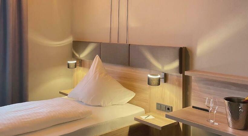 스탠다드 싱글 룸, Das Bischof