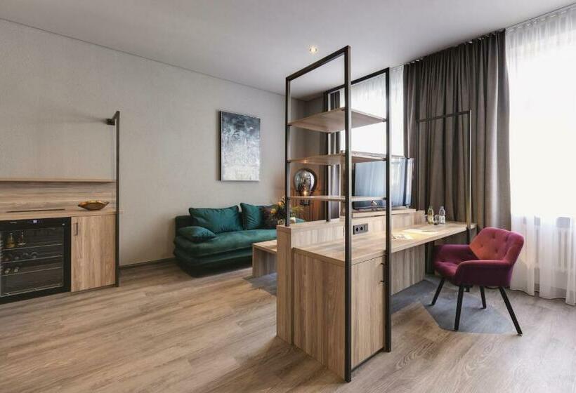 주니어 스위트, Das Bischof