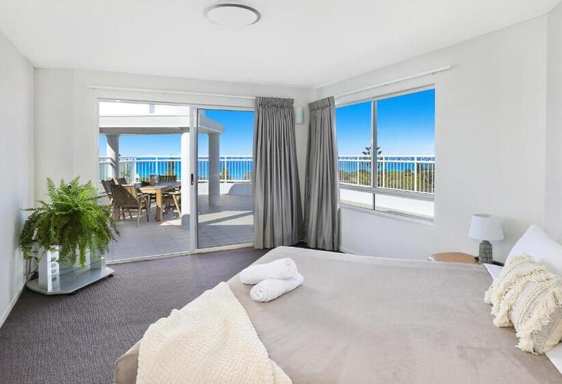1 Bedroom Penthouse Apartment, Beachside Resort Kawana Waters