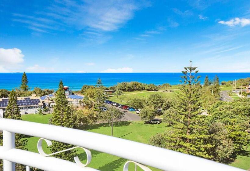 1 Bedroom Penthouse Apartment, Beachside Resort Kawana Waters