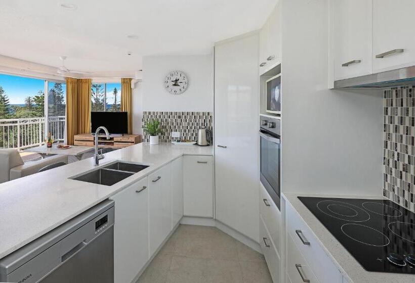 Апартаменты 3 Спальни Вид на Море, Beachside Resort Kawana Waters