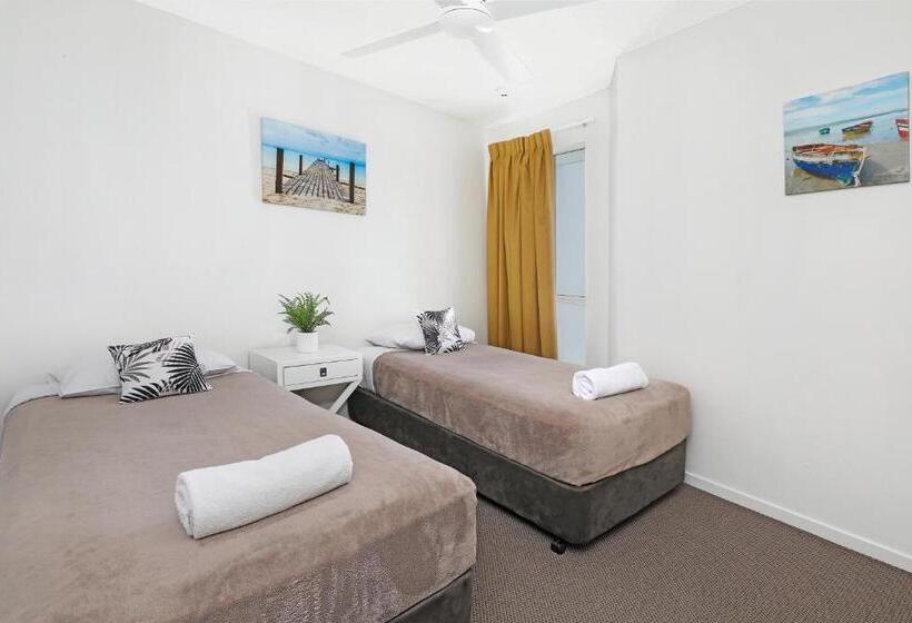 Апартаменты 3 Спальни Вид на Море, Beachside Resort Kawana Waters