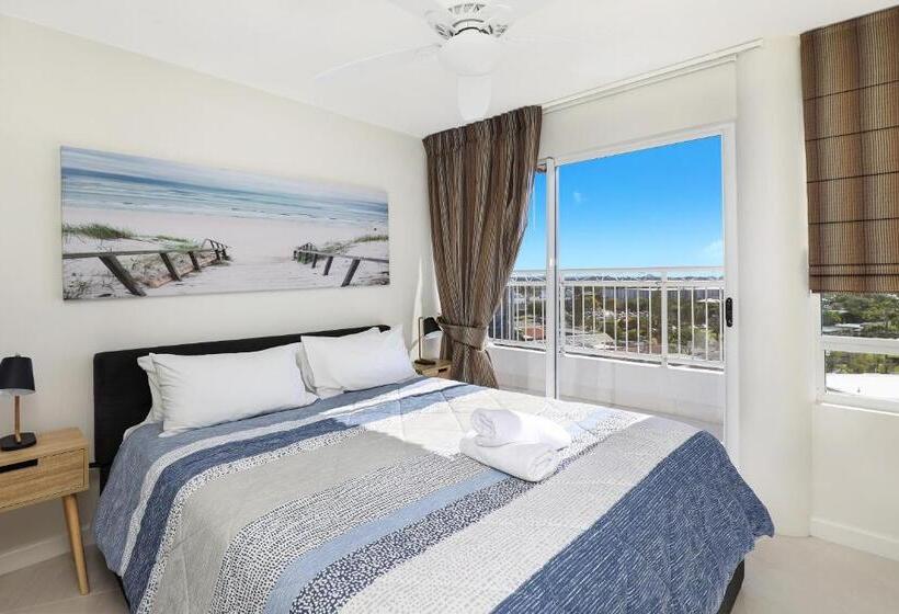 1 Bedroom Penthouse Apartment, Beachside Resort Kawana Waters