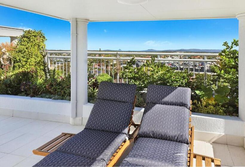 1 Bedroom Penthouse Apartment, Beachside Resort Kawana Waters