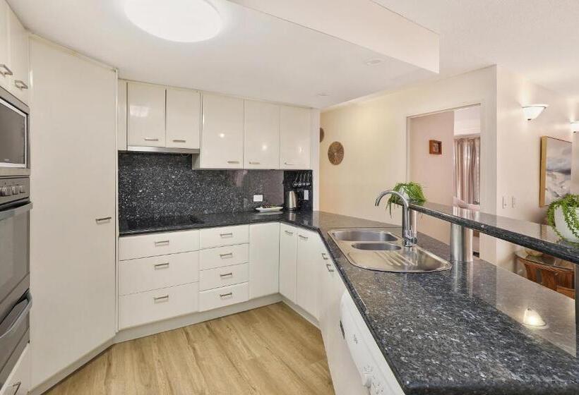 آپارتمان 1 خوابه همکف, Beachside Resort Kawana Waters