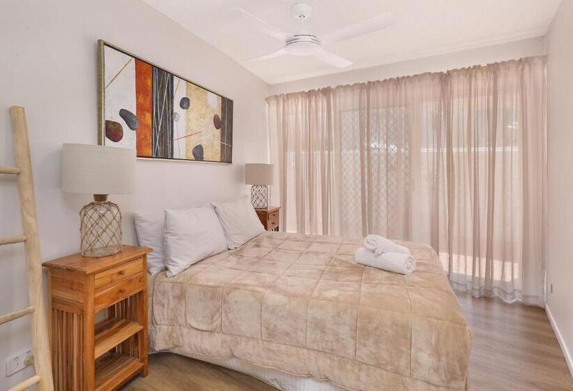 آپارتمان 1 خوابه همکف, Beachside Resort Kawana Waters