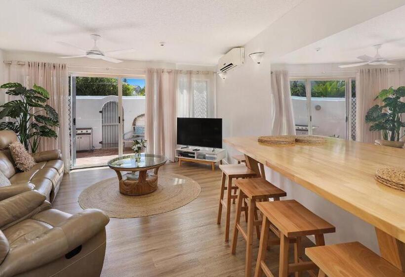 آپارتمان 1 خوابه همکف, Beachside Resort Kawana Waters