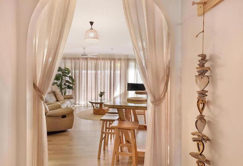 آپارتمان داخلی 2 خوابه, Beachside Resort Kawana Waters