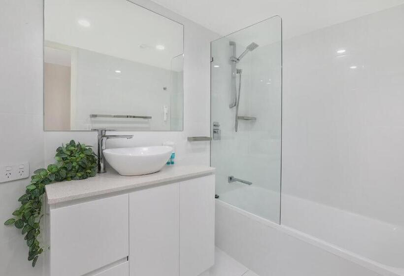 Апартаменты Deluxe 1 Спальня, Beachside Resort Kawana Waters