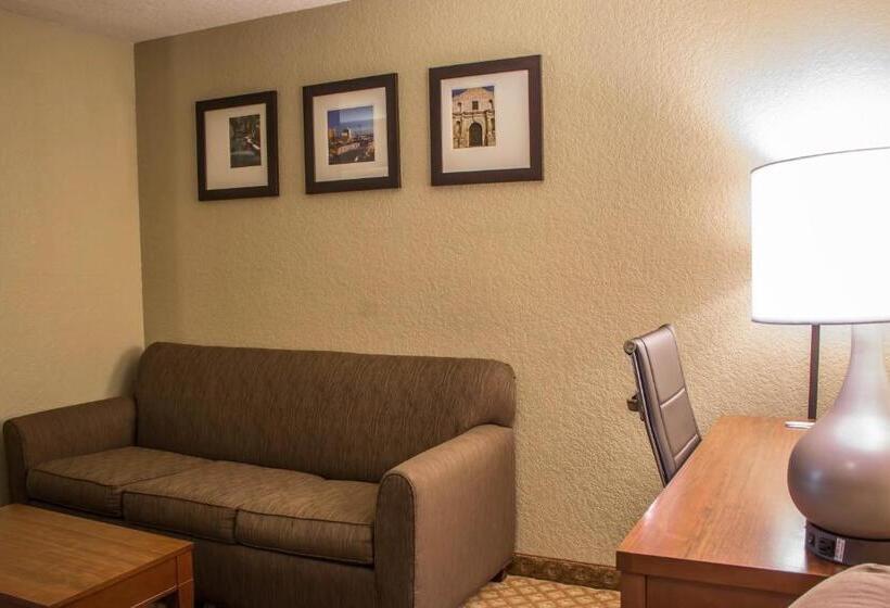 סוויטה, Comfort Suites Near Seaworld