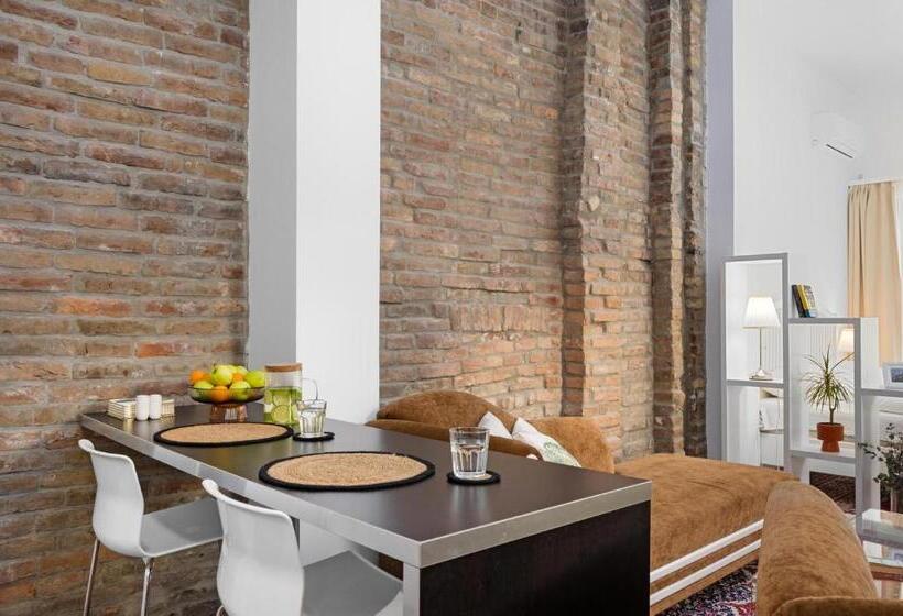 سوئیت با بالکن, Garni Hotel Virgo