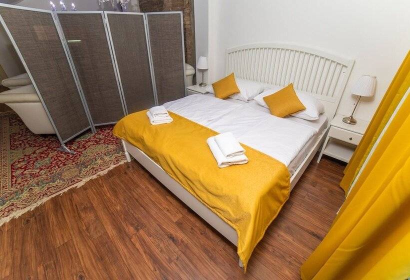 سوئیت با بالکن, Garni Hotel Virgo