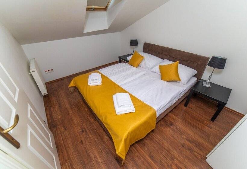 سوئیت با بالکن, Garni Hotel Virgo