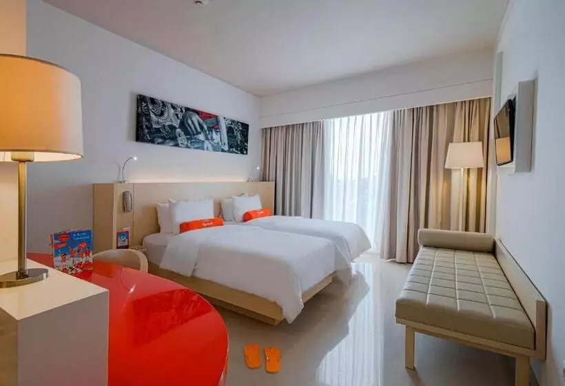 プールの見えるデラックスルーム, Harris Hotel And Conventions Denpasar Bali