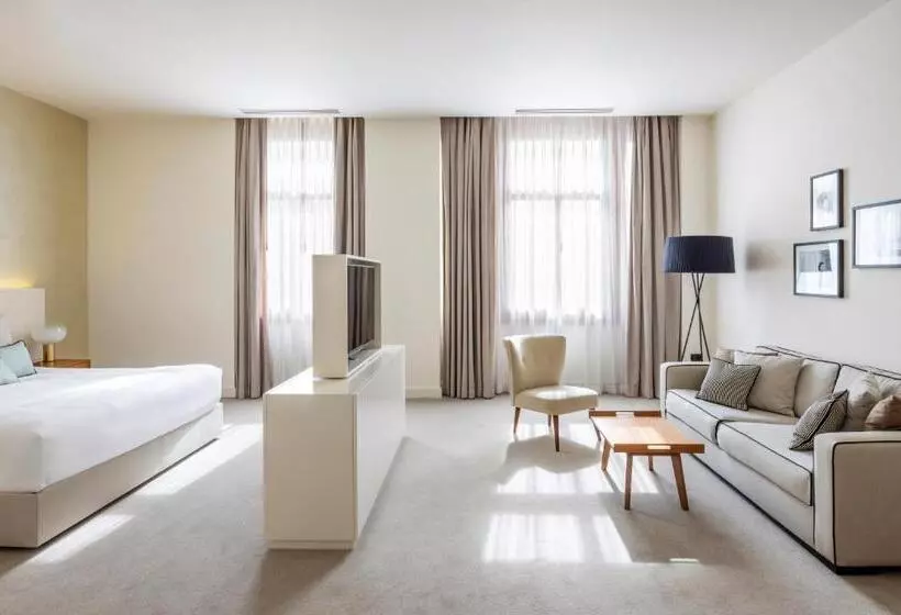 Premium Family Room