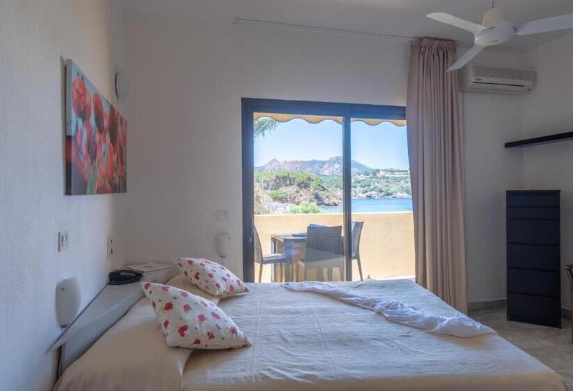 基本间, Le Acacie